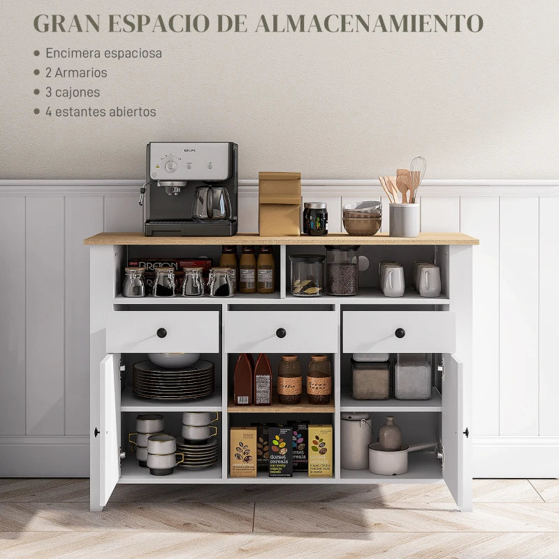 Estantes abiertos con libros, cestas y decoración