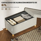 Banco Frigiliana con la tapa abierta mostrando los 67 litros de almacenaje oculto