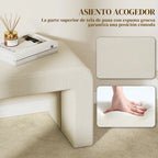 Detalle del asiento acolchado de pana de uno de los bancos