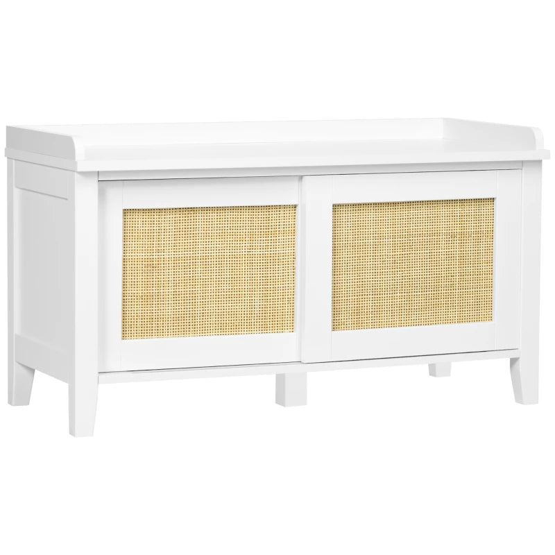 Banco zapatero Liana blanco y natural estilo cannage con puertas de ratán en una entrada boho