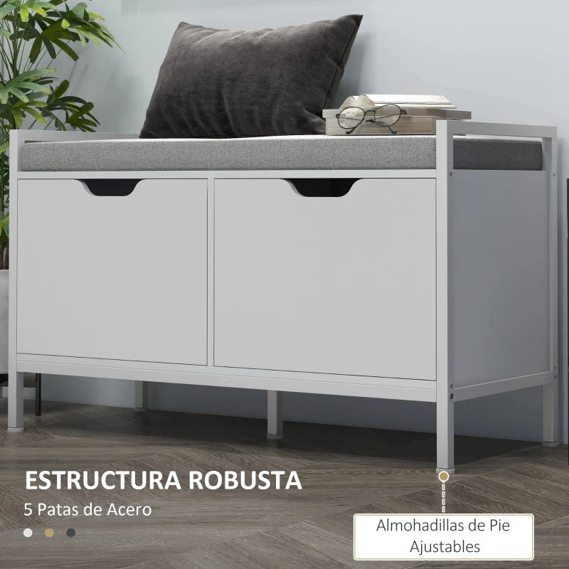 Detalle de las patas con almohadillas ajustables del banco zapatero