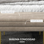 Tapa acolchada del baúl Comillas usada como asiento cómodo