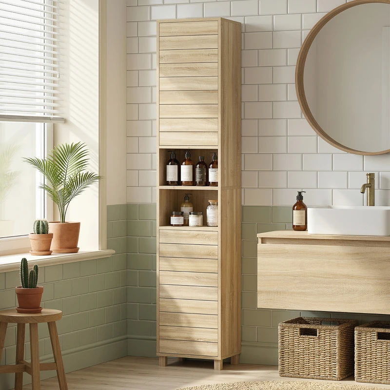 Columna de baño de madera natural en un baño de estilo nórdico