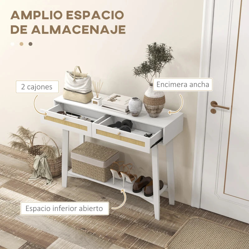 Cajón abierto con llaves y pequeños objetos del día a día