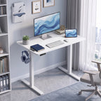 Escritorio elevable Ulm blanco integrado en un despacho luminoso