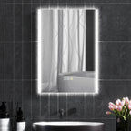Espejo de baño Orgaz iluminando un baño moderno y ordenado