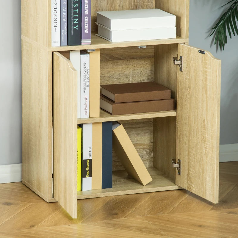 Estantes abiertos de la estantería Trondheim con libros y decoración