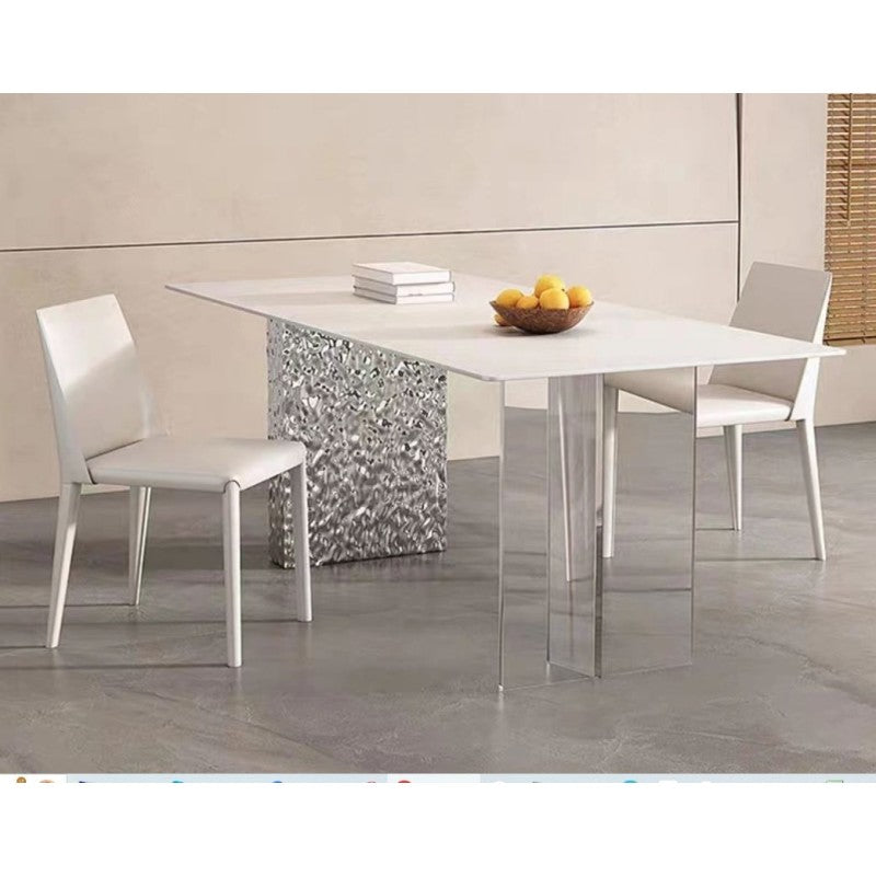 Mesa Boston en un comedor moderno y luminoso con sillas alrededor
