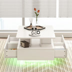 Detalle de los cuatro cajones de la mesa de centro Glowl con objetos guardados