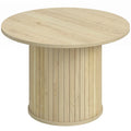 Mesa de centro redonda Wobblewood en madera natural con base de pedestal de listones en un salón