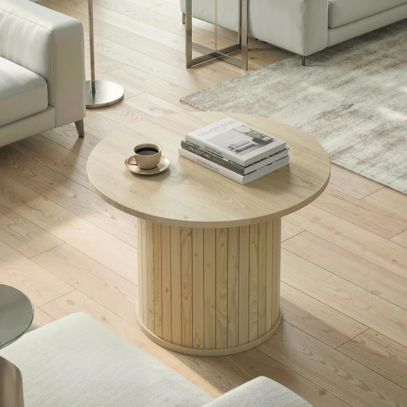 Mesa de centro Wobblewood como pieza central en un salón moderno y luminoso