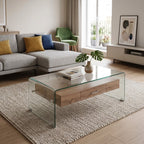 Mesa de centro Megina frente a un sofá en un salón moderno