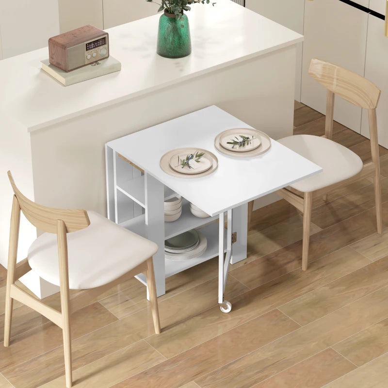 Mesa plegable con una sola ala levantada apoyada contra la pared