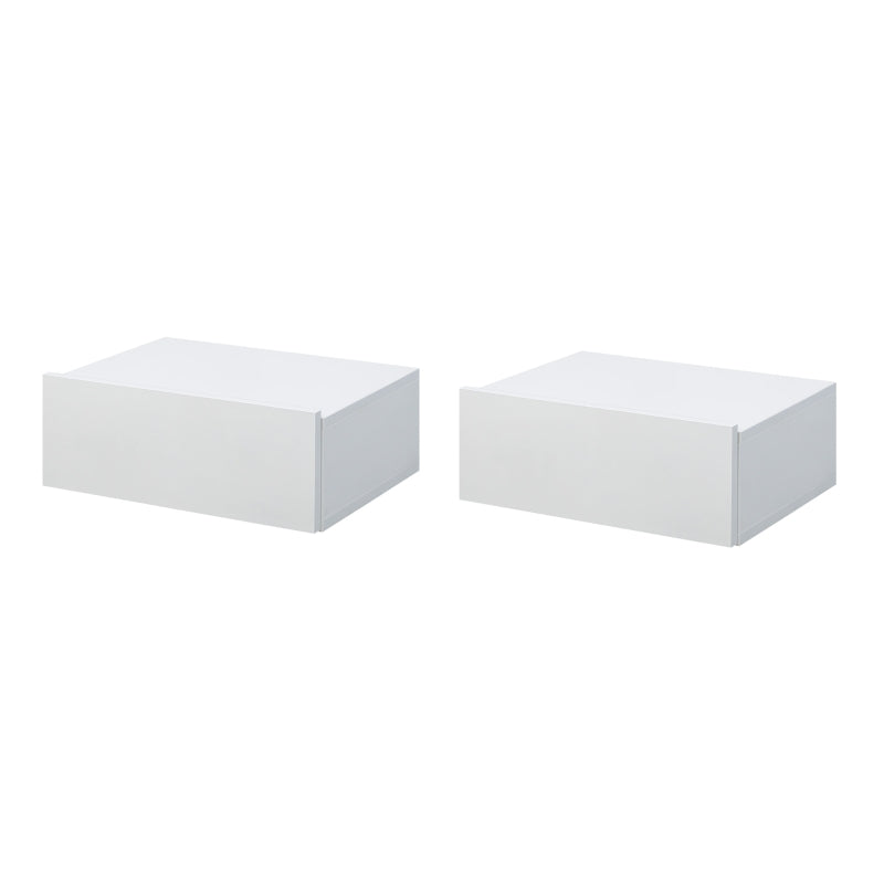 Set de 2 mesitas de noche flotantes Reno en blanco a ambos lados de la cama