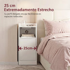 Compartimento abierto con libros y gafas