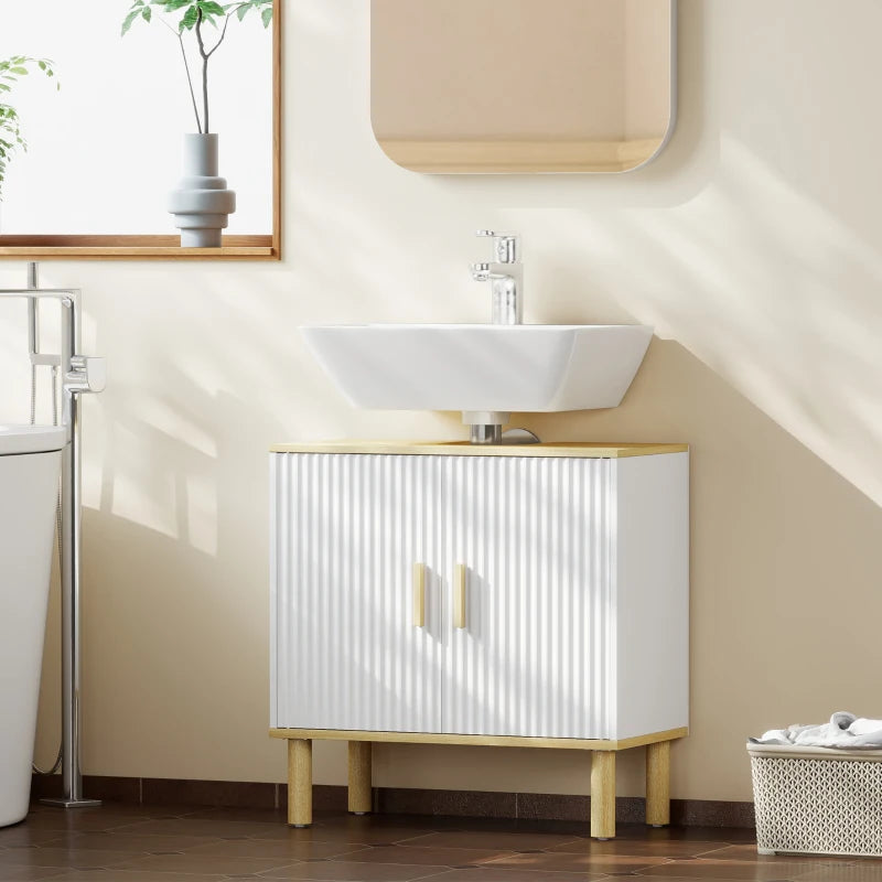  Mueble Riveaux bajo un lavabo suspendido en un baño moderno
