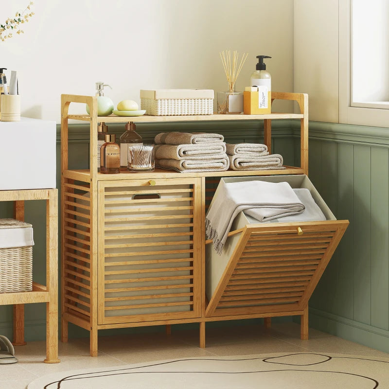 Vista frontal del mueble para ropa sucia de bambú con puertas de lamas cerradas