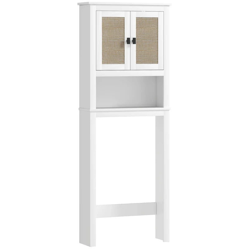 Mueble sobre inodoro blanco con dos puertas de frontal de ratán y compartimento abierto