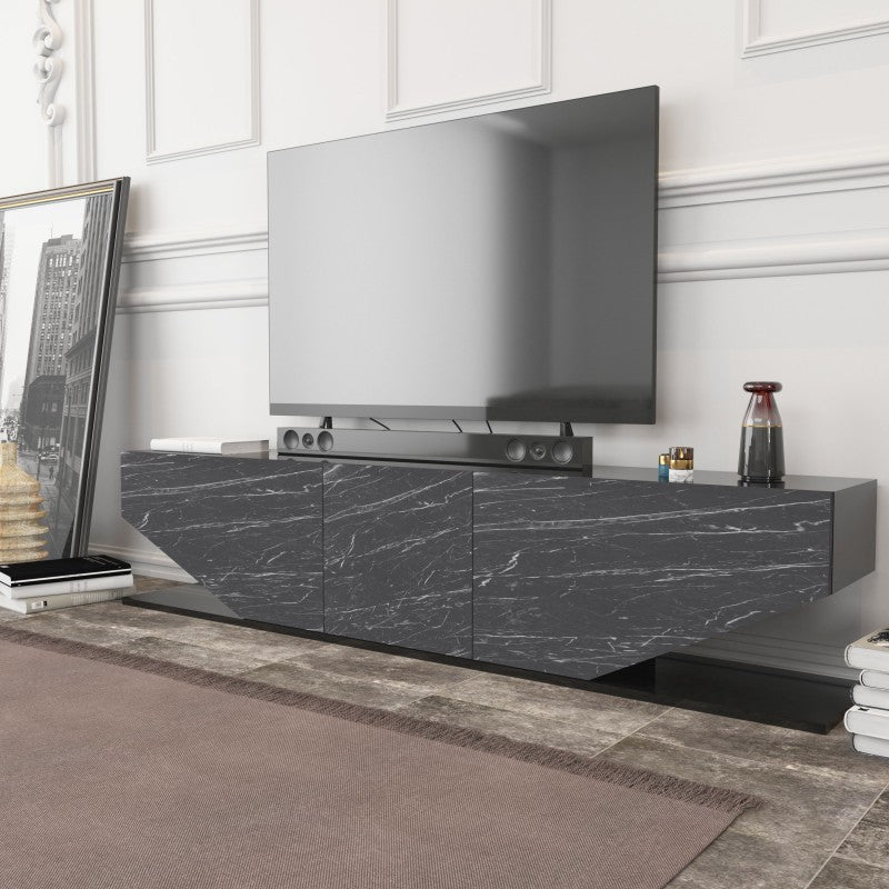 Mueble TV Eclipse decorado con jarrones y libros