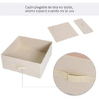 Soportes laterales cromados con sombreros y bolsos