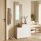 Mueble recibidor estrecho en roble y blanco en una entrada pequeña