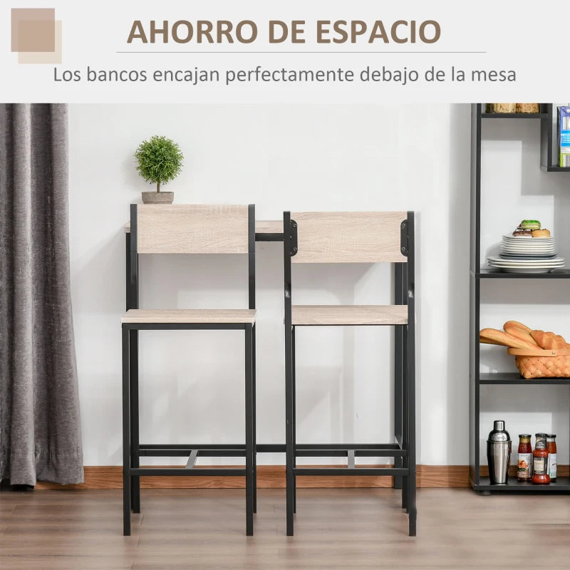 Taburetes del set Malmö guardados bajo la mesa para ahorrar espacio