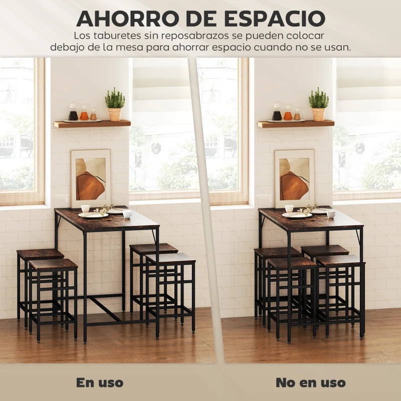 Taburetes del set Rústica guardados bajo la mesa
