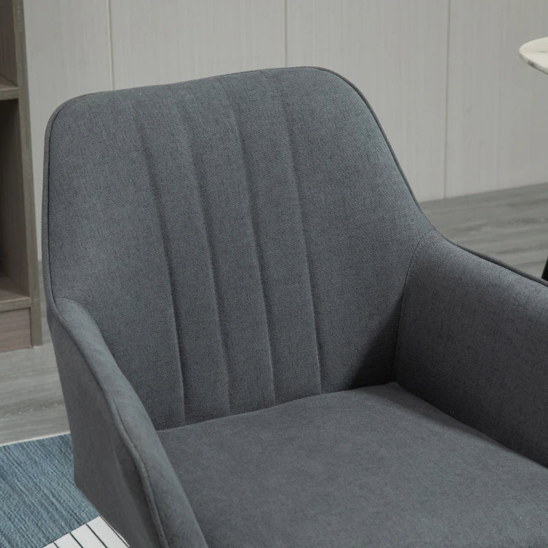 Detalle del respaldo curvo ergonómico de la silla de comedor Ashford