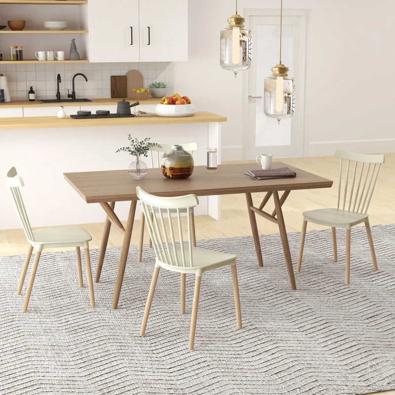 Sillas de comedor Björk combinadas con una mesa en un comedor nórdico