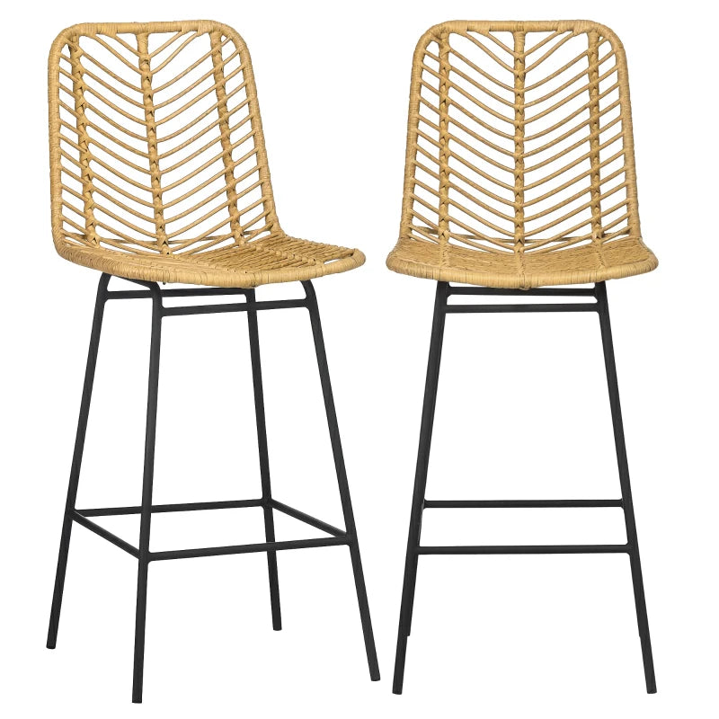 Set de 2 taburetes altos Biarritz de ratán sintético natural con patas de acero en una cocina