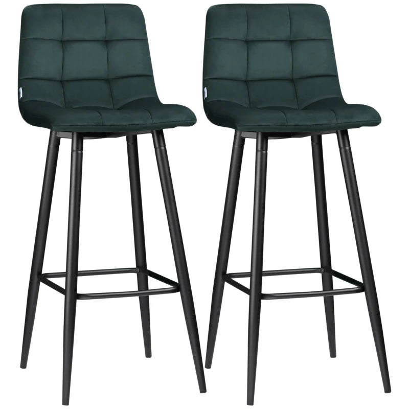 Set de 2 Taburetes Altos Chambord de Terciopelo Verde con Costuras Capitoné, Respaldo y Reposapiés para Cocina y Bar