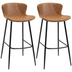 Set de 2 taburetes altos Kendal de cuero sintético marrón oscuro en una cocina moderna