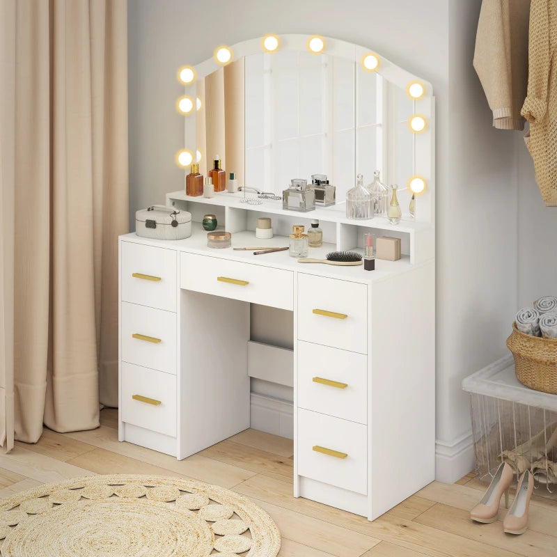 Tocador blanco con luces integrado en un dormitorio moderno